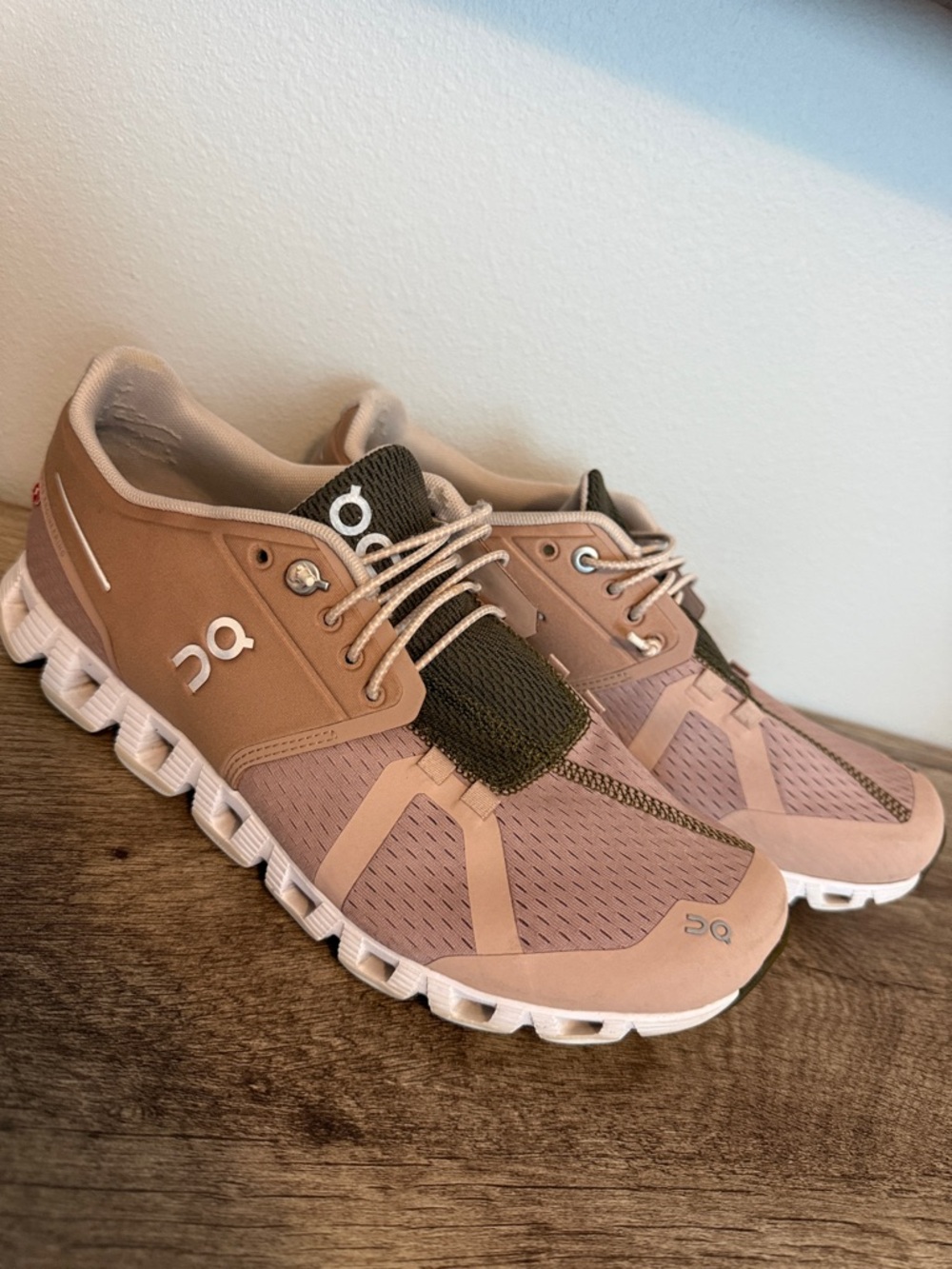 On Cloud 5 Slip On Running Shoes